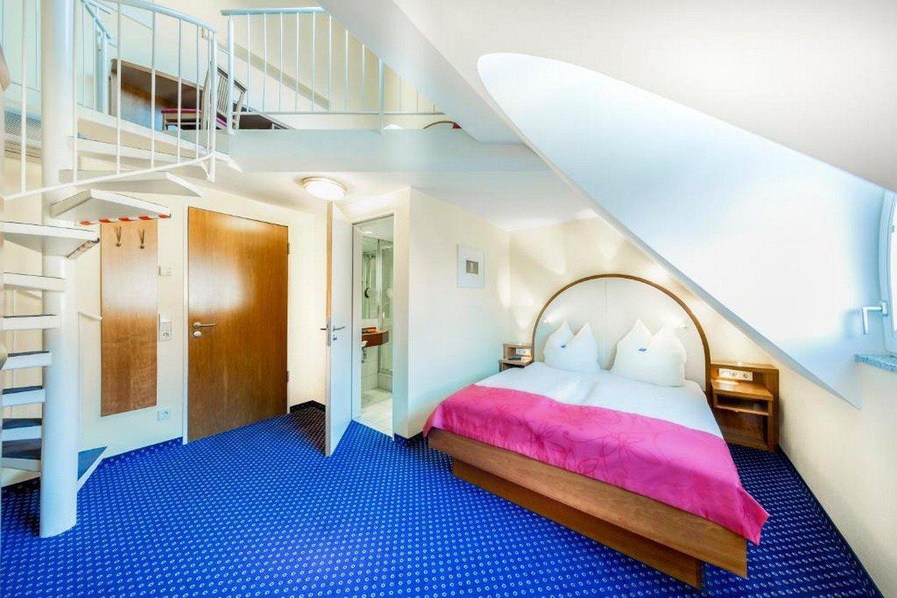 Hotel Am Schillerpark Esslingen am Neckar Екстериор снимка