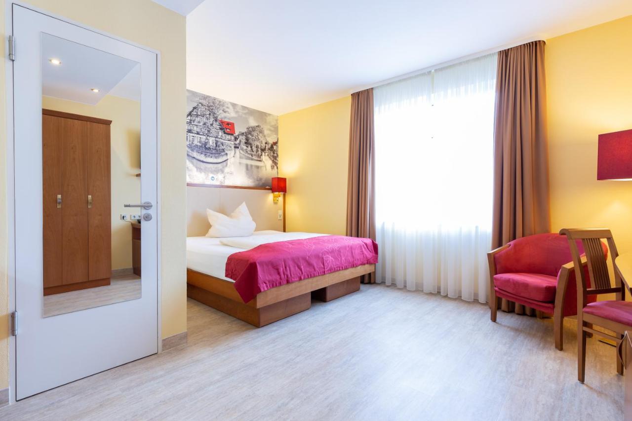 Hotel Am Schillerpark Esslingen am Neckar Екстериор снимка