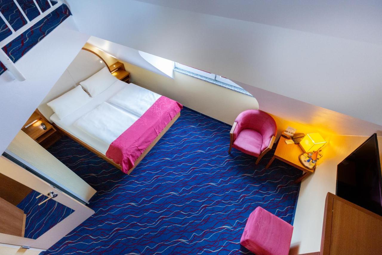 Hotel Am Schillerpark Esslingen am Neckar Екстериор снимка