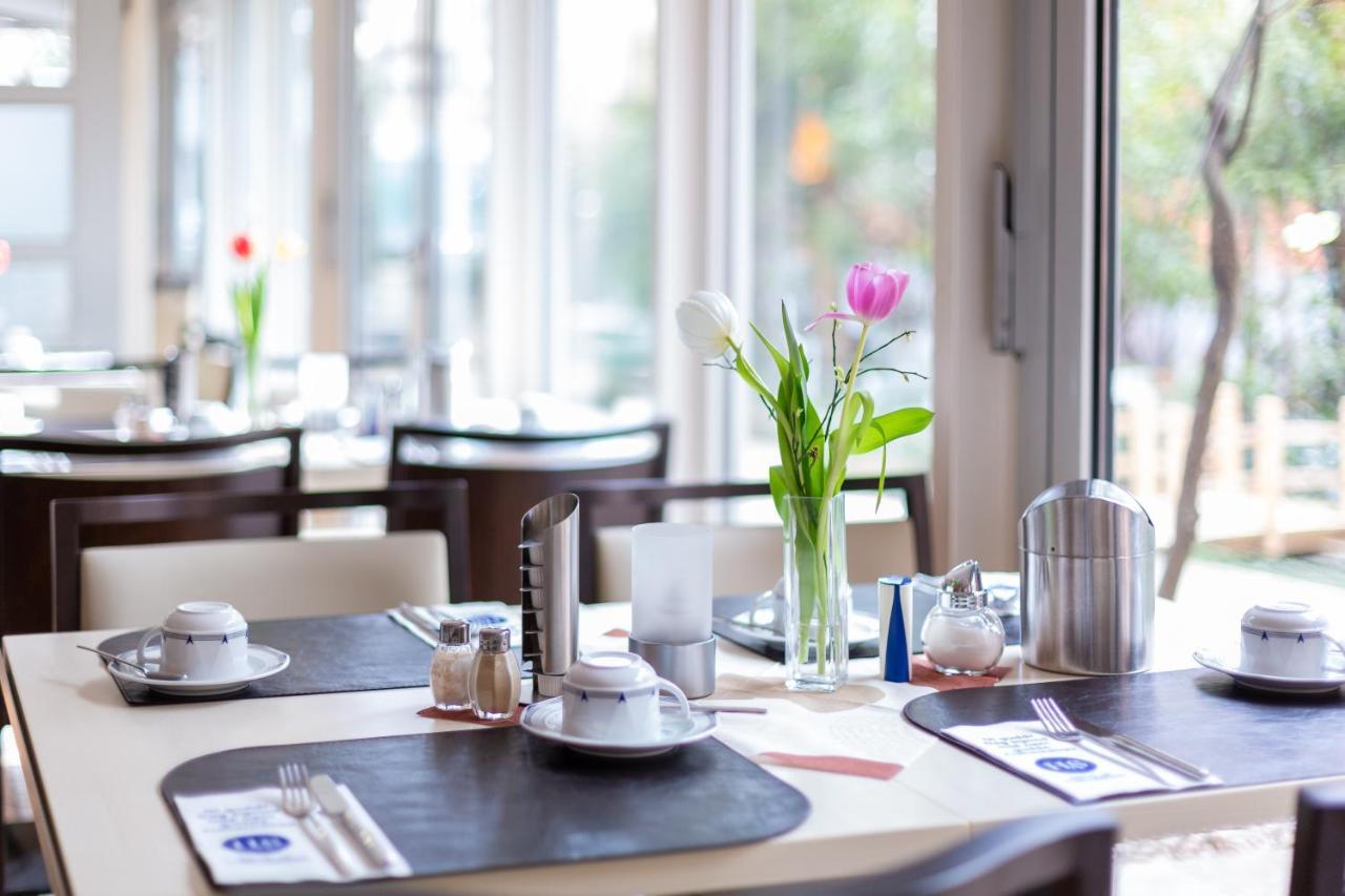 Hotel Am Schillerpark Esslingen am Neckar Екстериор снимка