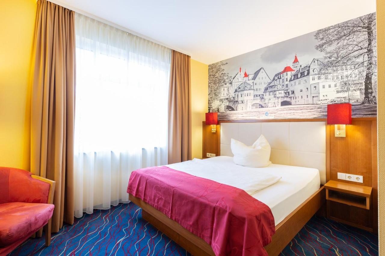 Hotel Am Schillerpark Esslingen am Neckar Екстериор снимка
