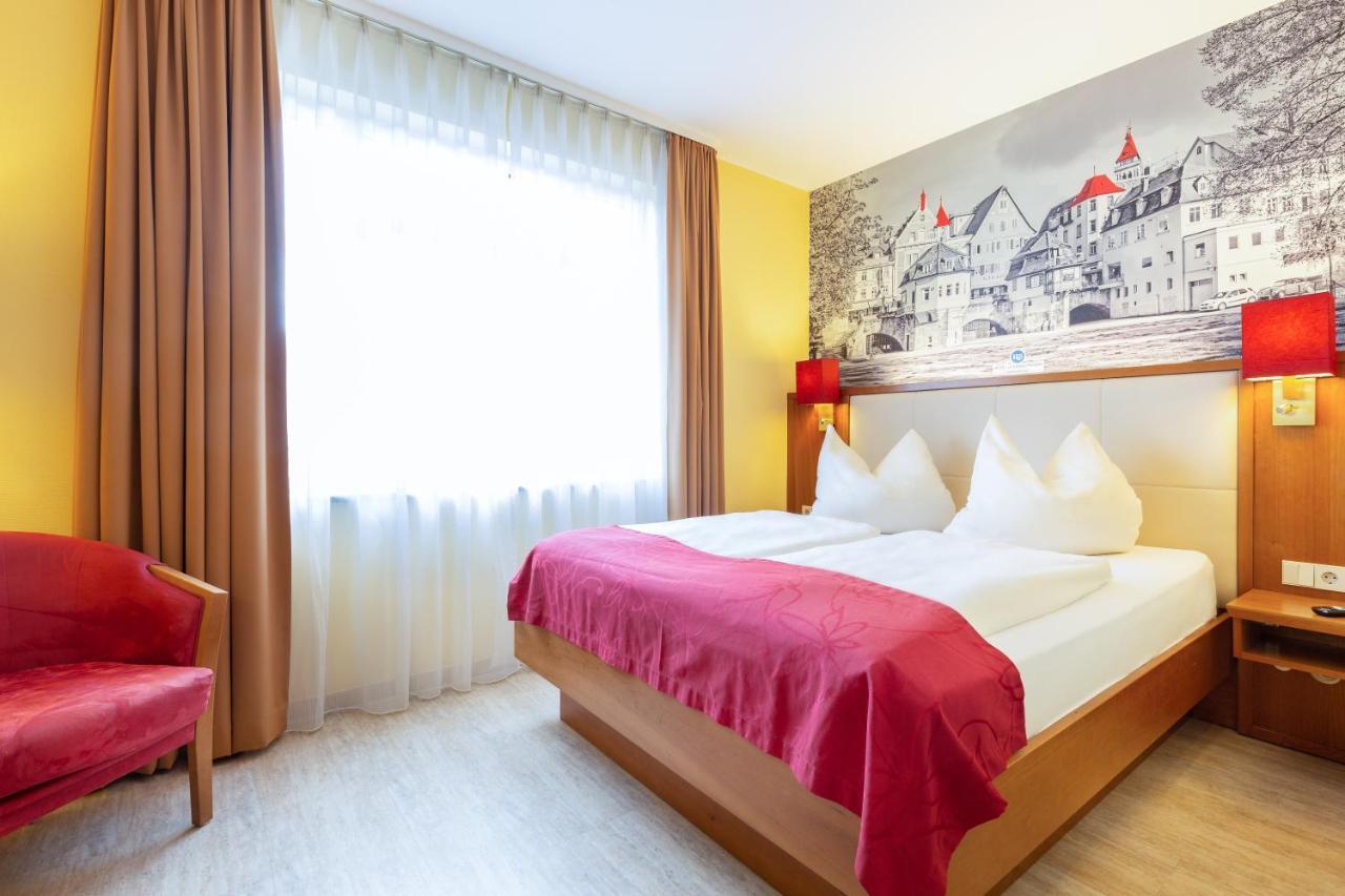 Hotel Am Schillerpark Esslingen am Neckar Екстериор снимка