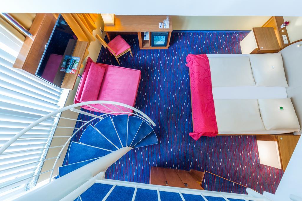 Hotel Am Schillerpark Esslingen am Neckar Екстериор снимка
